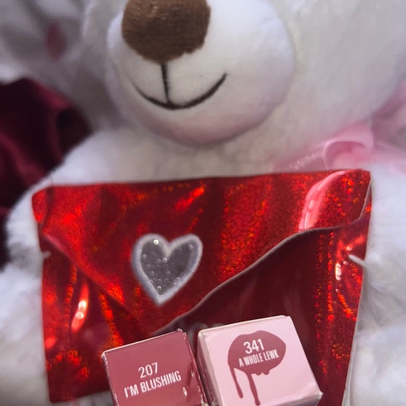 Lip Kit - Kylie Jenner - Picture 8 of 9